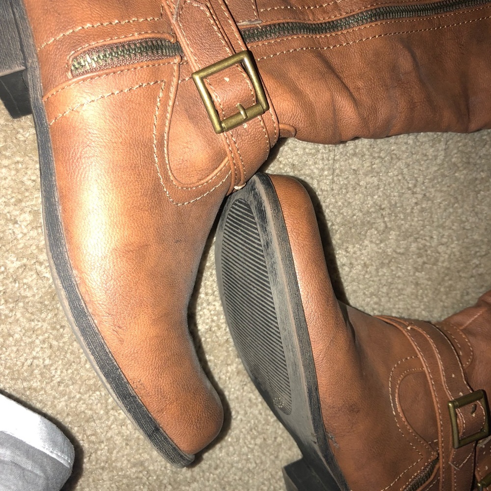 Boots - Picture 6 of 7